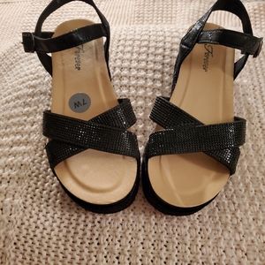 Bling Black Platform Sandle With Strap White Bottom Brand FOREVER Womens Size 7